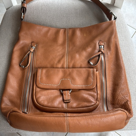Banana Republic Handbags - BANANA REPUBLIC Strada Tan Leather Multi Pocket Hobo